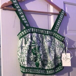 2 piece green flower set